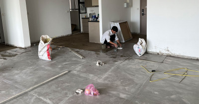 Thi công thay gạch nền phòng khách sơn lại căn hộ chị Minh Thư ở quận 7